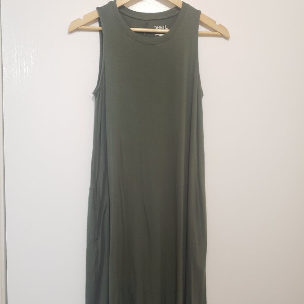 Time and True Green Sleeveless T-Shirt Dress w/ Pockets – Size S